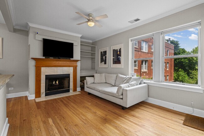 Building Photo - 3454 N Janssen Ave