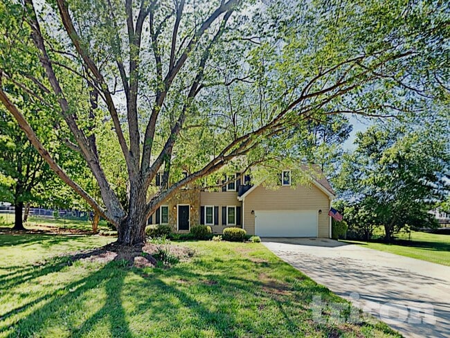 Building Photo - 125 N Oakland Cir