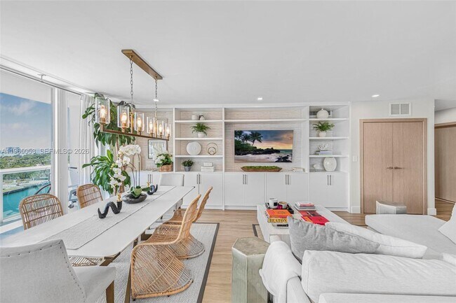 Foto del edificio - 5001 Collins Ave