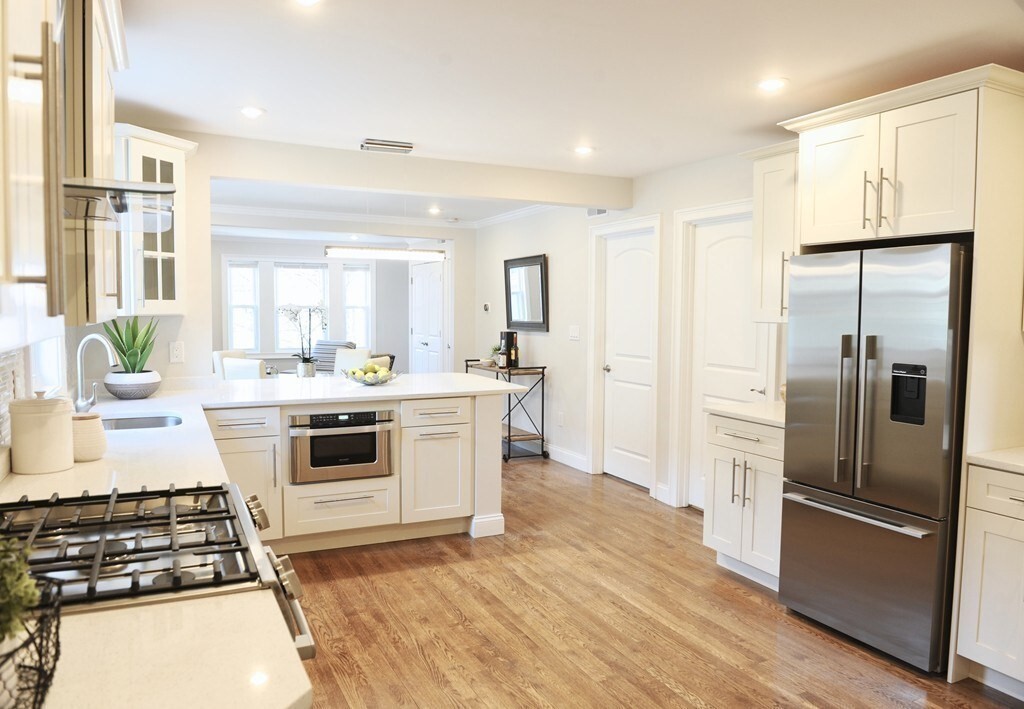 Primary Photo - 54 Clarendon Ave