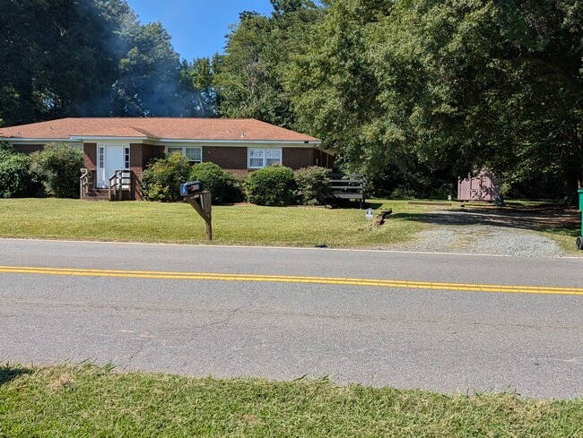 Building Photo - 1113 Auten Rd