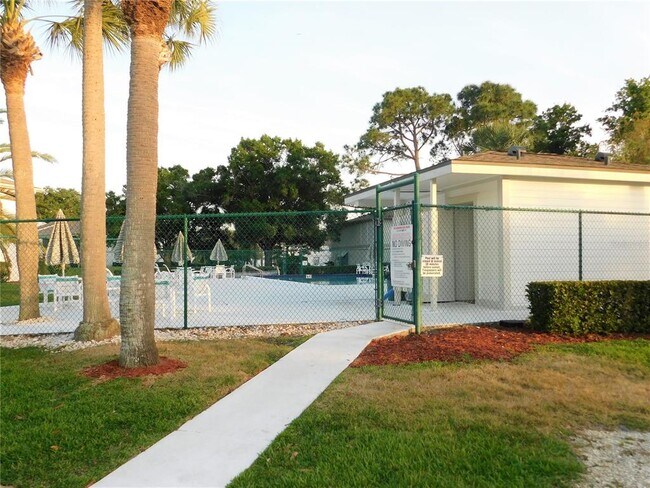 Building Photo - 107 Meadow Ln