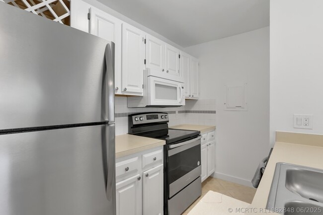 Building Photo - 1780 Palm Cove Blvd