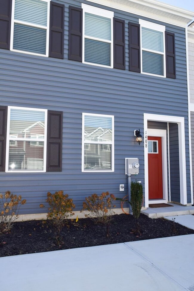 Building Photo - 1408 Sugarplum Ln