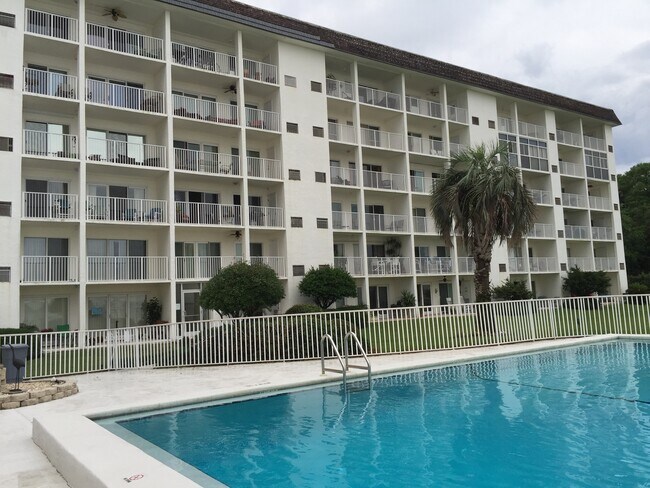 Foto del edificio - 2 Bedroom/2 Bath Waterfront Condo in Destin!