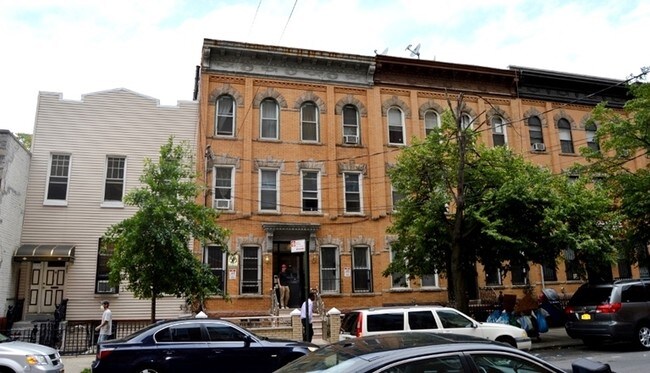 Building Photo - 355 Stockholm St