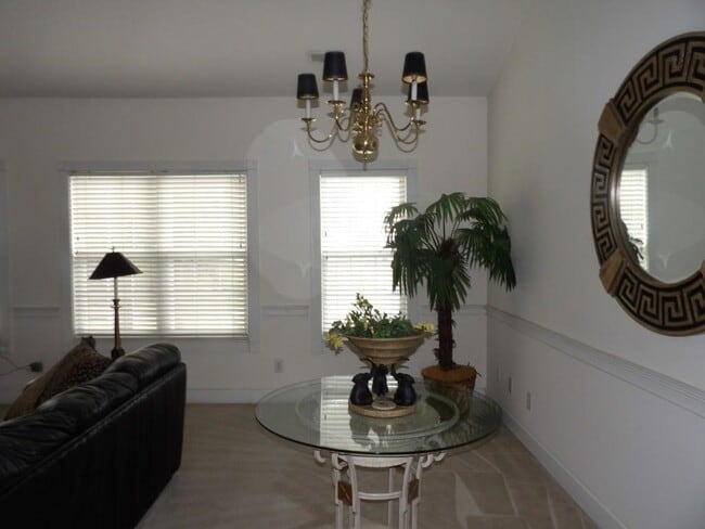 Building Photo - 4149 Hibiscus Dr
