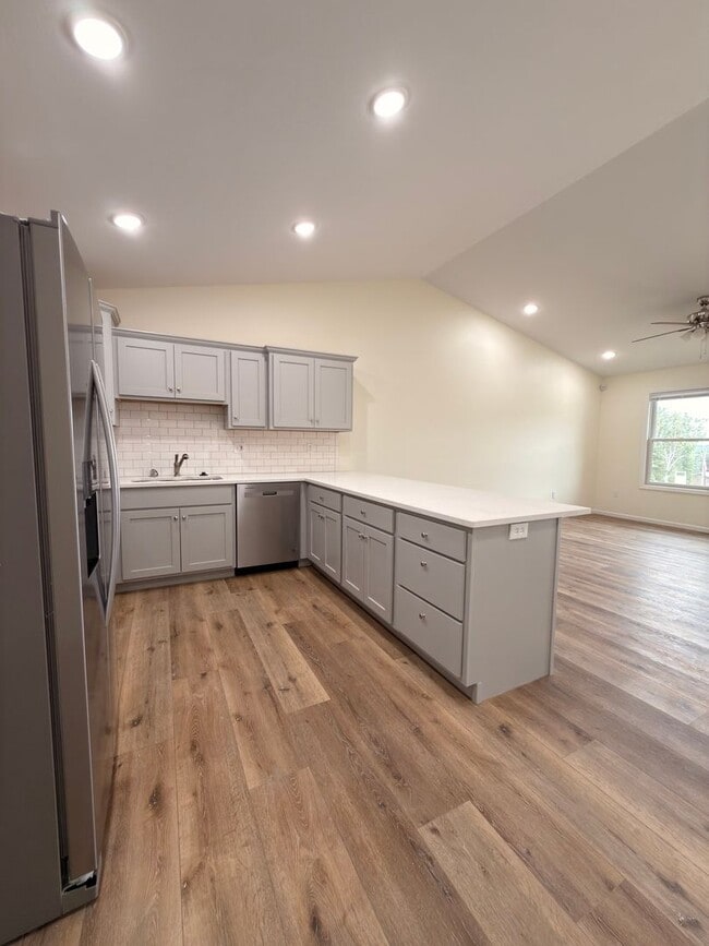 Building Photo - 3032-MF3-E4