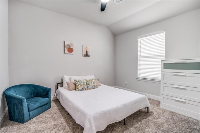Foto del edificio - 16705 Lincoln Park Ln