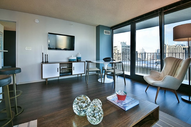 Photo - 201 N Columbus Dr Apartment