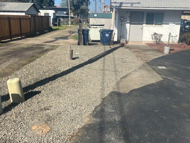 Foto del edificio - 111-Front St - RV - Front St Commons