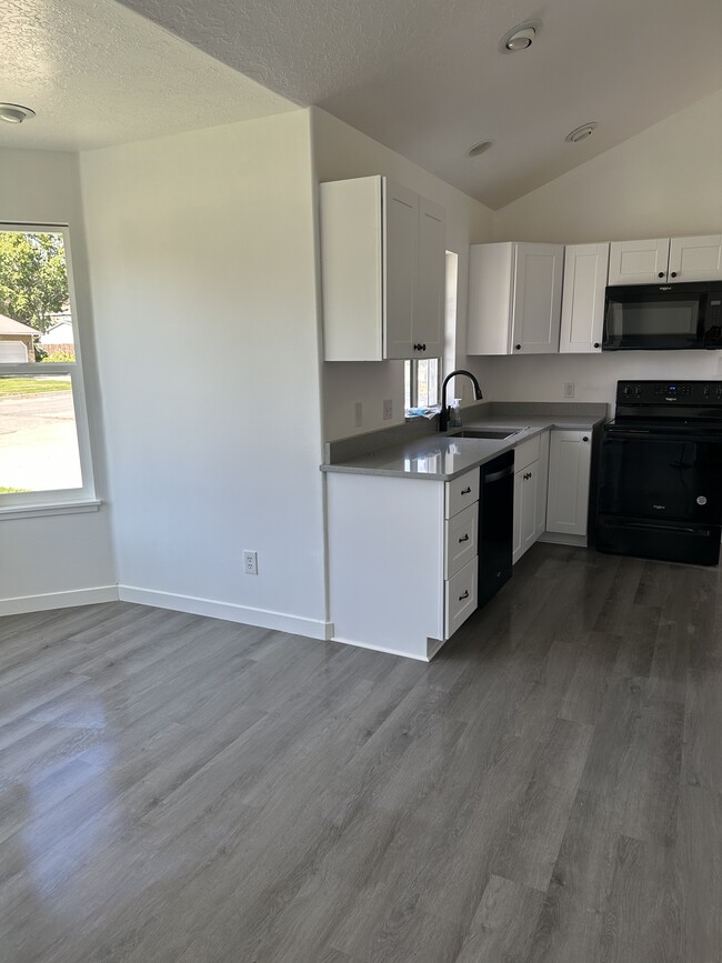 Foto del edificio - 614 N 550 E