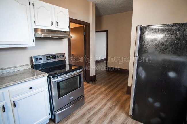 Building Photo - 1709 E 5th Ave