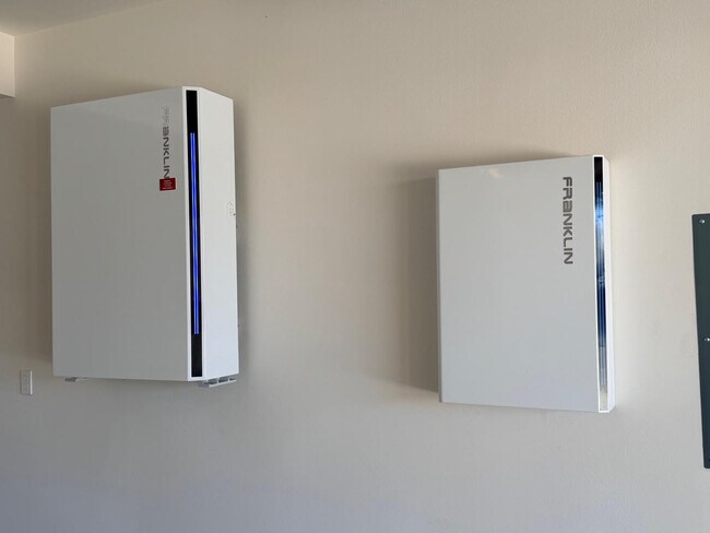 Foto del edificio - 513 Proton Pl