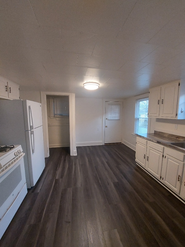 Photo - 2063 Beechmont Ave Apartment