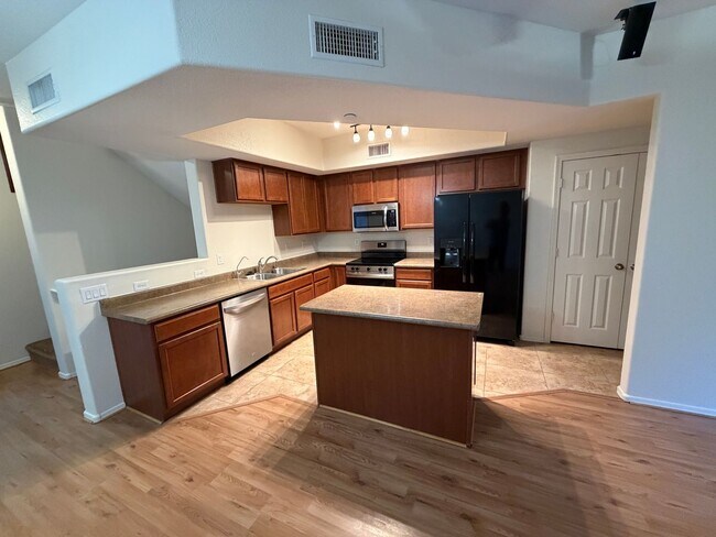 Foto del edificio - beautiful 2 bed, 2.5 bath condominium in the elegant Via De Cielo gated community in Chandler!