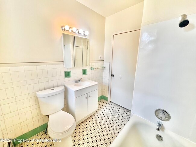 Foto del edificio - 1930 Boulevard Ave