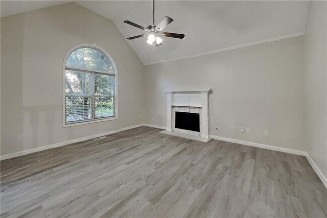 Foto del edificio - 4244 Akins Ridge Ln