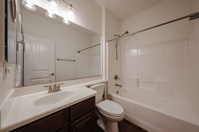 Building Photo - 2744 E Donato Dr