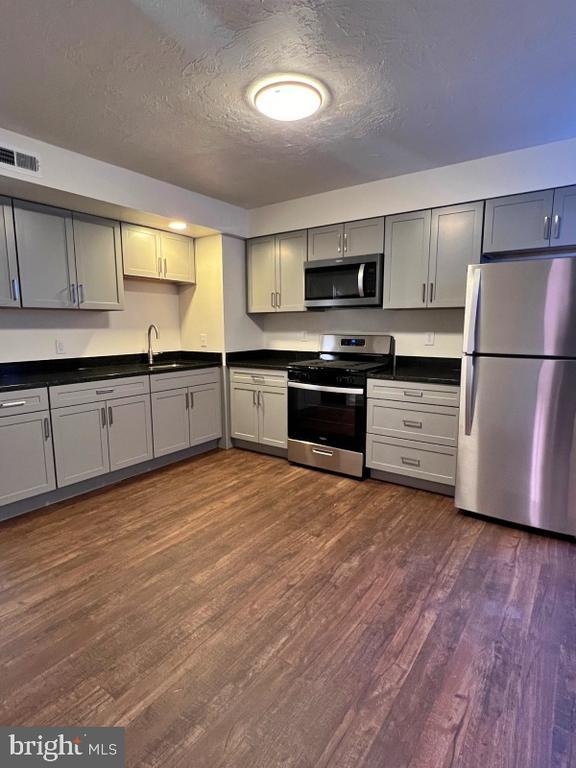 Foto principal - 115 S Duke St