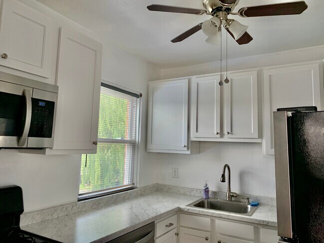 Cocina - 1044 Welfer St