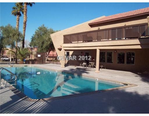 Foto principal - 5261 River Glen Dr
