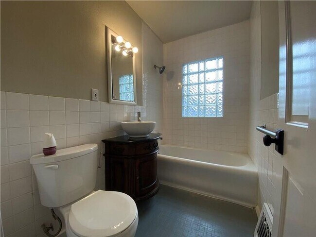 Foto del edificio - Charming 3 Bedroom 1.5 Bath Home