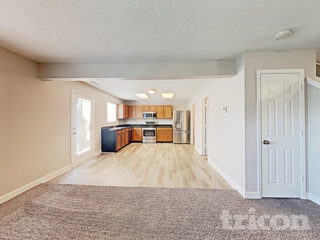 Building Photo - 2117 Westmere Dr