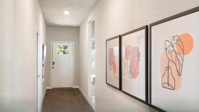 Building Photo - 611 Bluffview Dr.