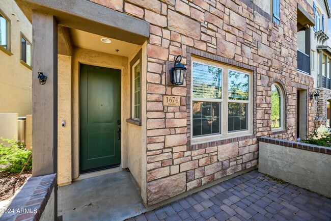Foto del edificio - 1674 E Chelsea Ln