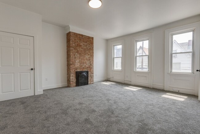 Building Photo - Awesome building with 2 great apartments in the South Side Slopes/Allentown