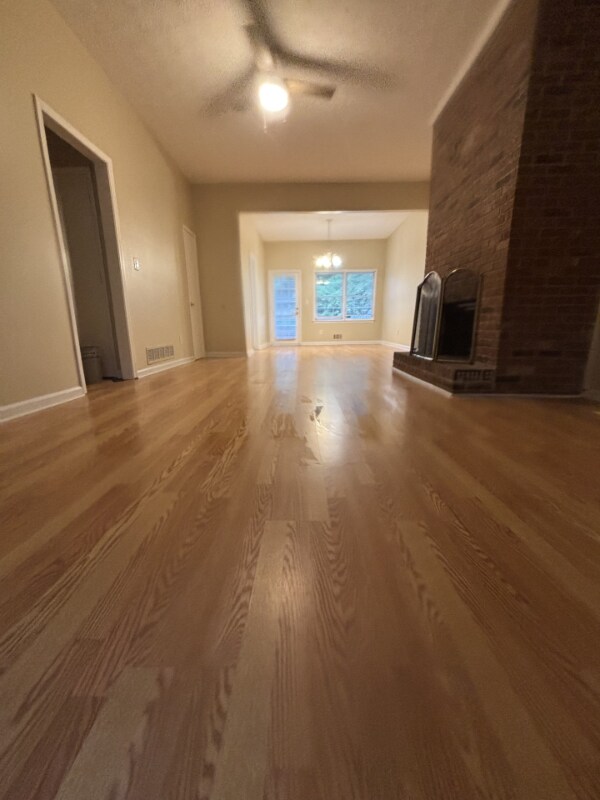 Foto del edificio - 560 Grimes Pl