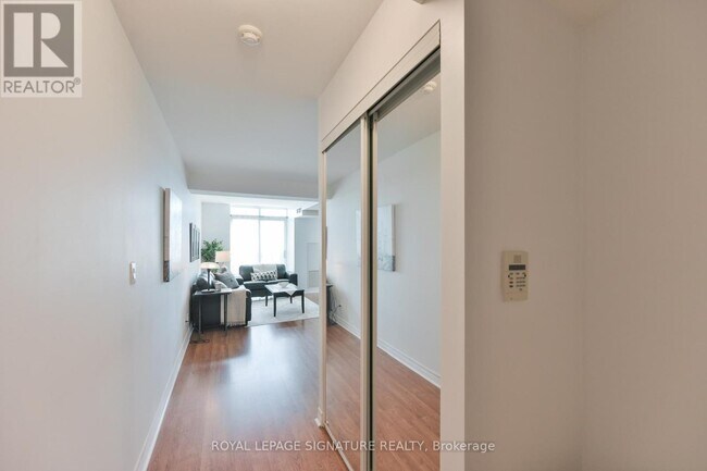 Building Photo - 212 Eglinton Ave E