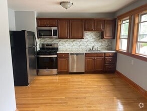 Building Photo - 53 Westmount Ave