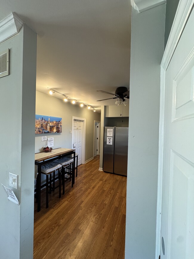 Foto del edificio - 8129 Ogden Ave