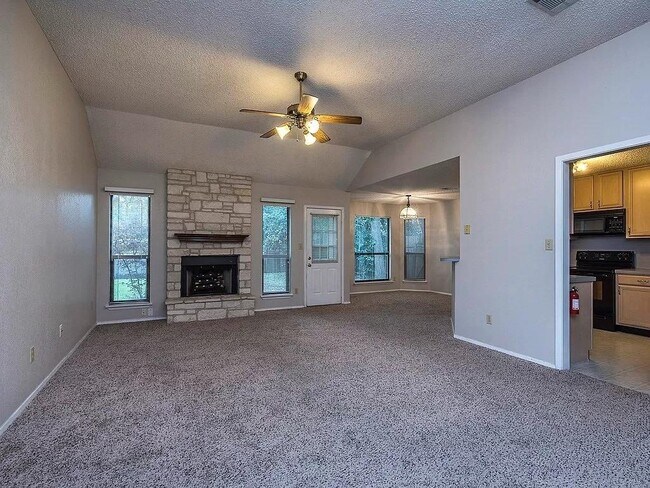 Foto del edificio - 1810 Ramona Cir