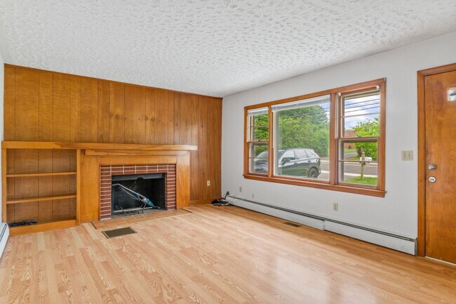 Foto del edificio - 1313 Giles Rd