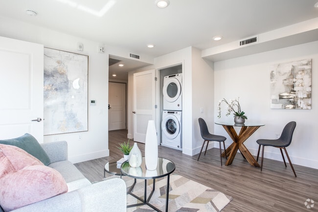 1BR,1BA-Plan E - 1716 Lofts