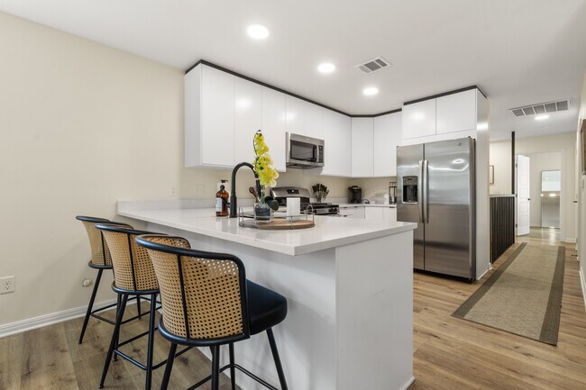 Foto del edificio - Magnolia Condominiums