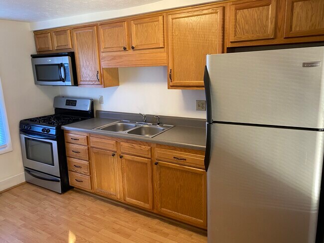Kitchen - 152 S 12th St