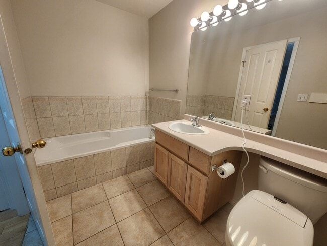 Building Photo - 8567 164 St