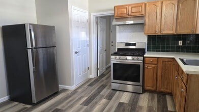 Building Photo - 667 Broadway