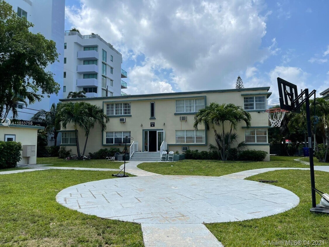 Primary Photo - 10270 E Bay Harbor Dr