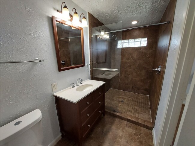Building Photo - 3807 Quiet Pl Dr