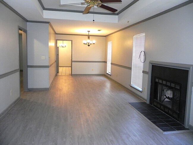 Foto del edificio - 3633 Castle Ridge Rd