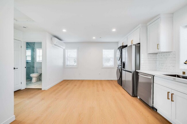 Foto del edificio - 4643 Pepperwood Ave