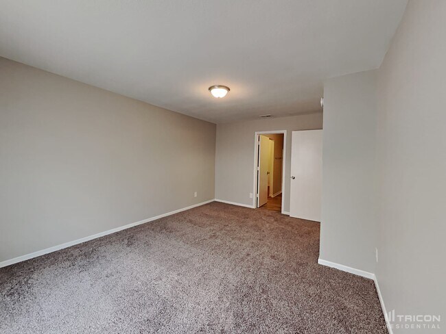 Building Photo - 11239 N Sashing Way