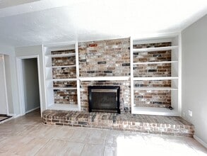 Building Photo - 16450 Hibiscus Ln