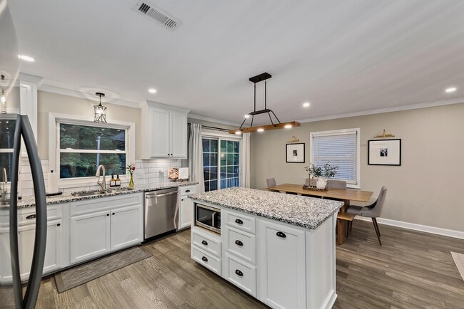 Building Photo - 112 Magnolia Cir