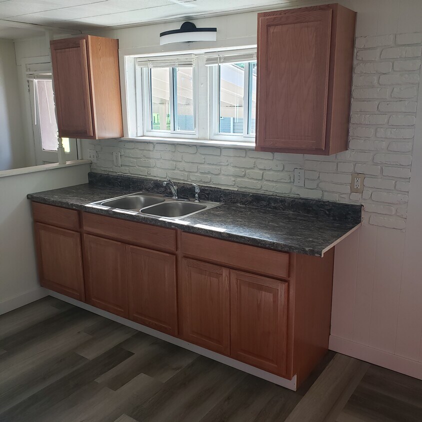 Foto principal - 3210 Harrison St